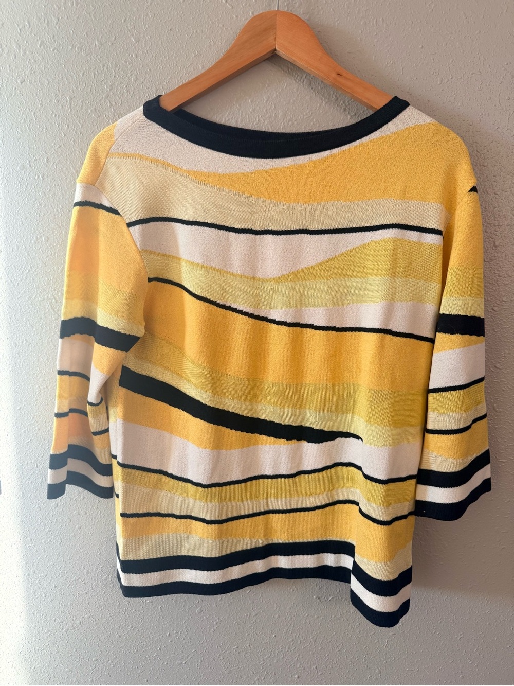 St. John Knit Sweater Top Black and Yellow Size Small - Picture 2 of 6